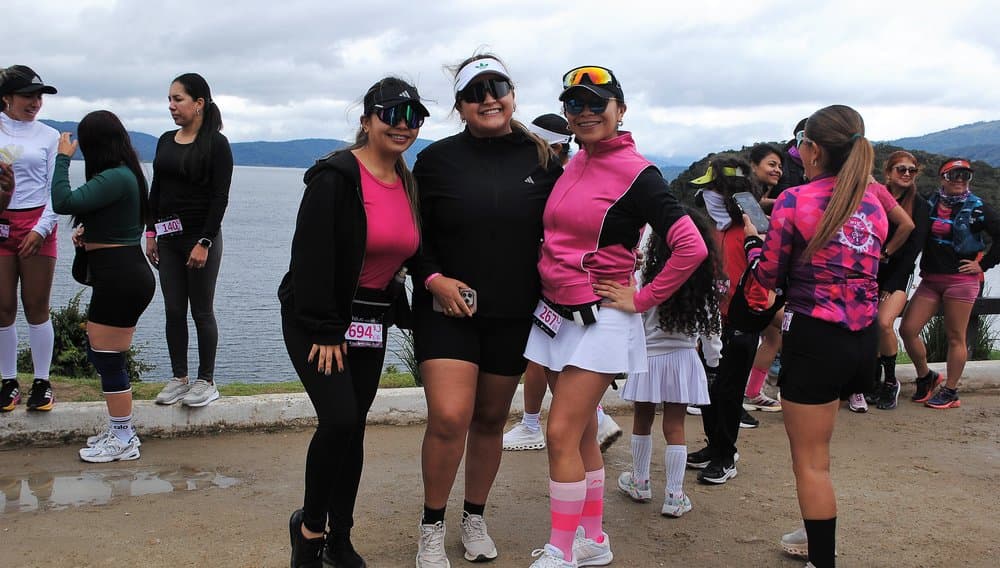 Participante con pulgar arriba en el recorrido